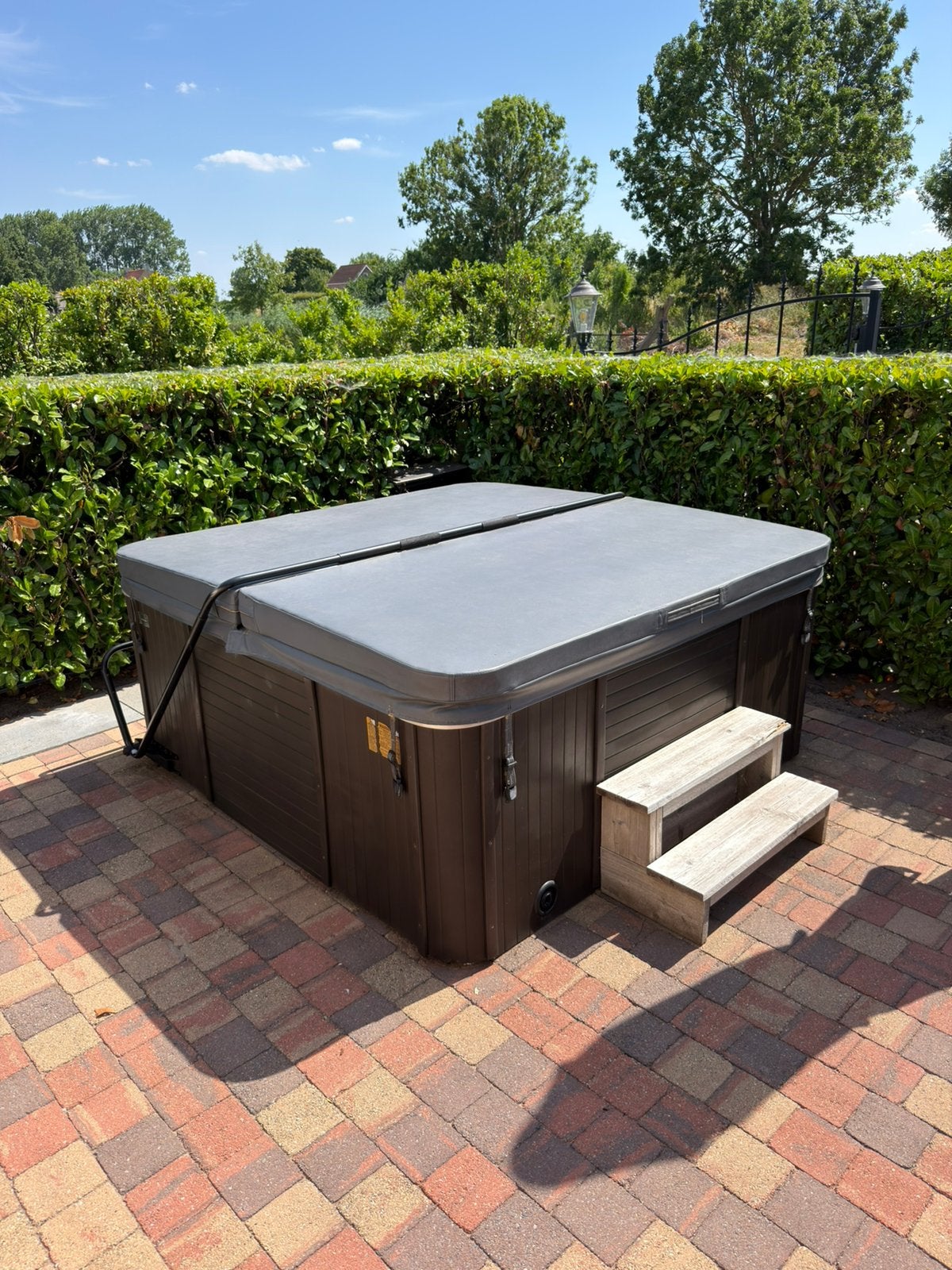 Jacuzzi te koop inclusief kap, afdekhoes + led verlichting, Ophalen of Verzenden, Gebruikt, Trap, Vast