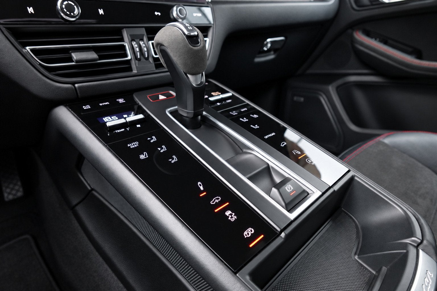 Foto 13 van Porsche Macan 2.9 GTS PANO SPORT CHRONO BOSE