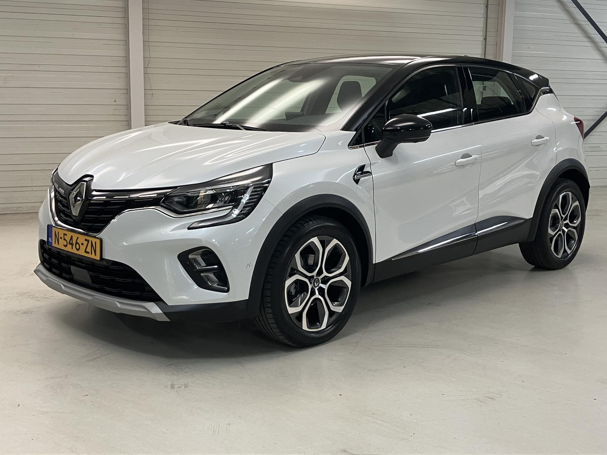 Renault Captur 1.3 TCe 140 Intens / Automaat / Dealer onderh, Gebruikt, 4 cilinders, Parkeersensor, Leder en Stof