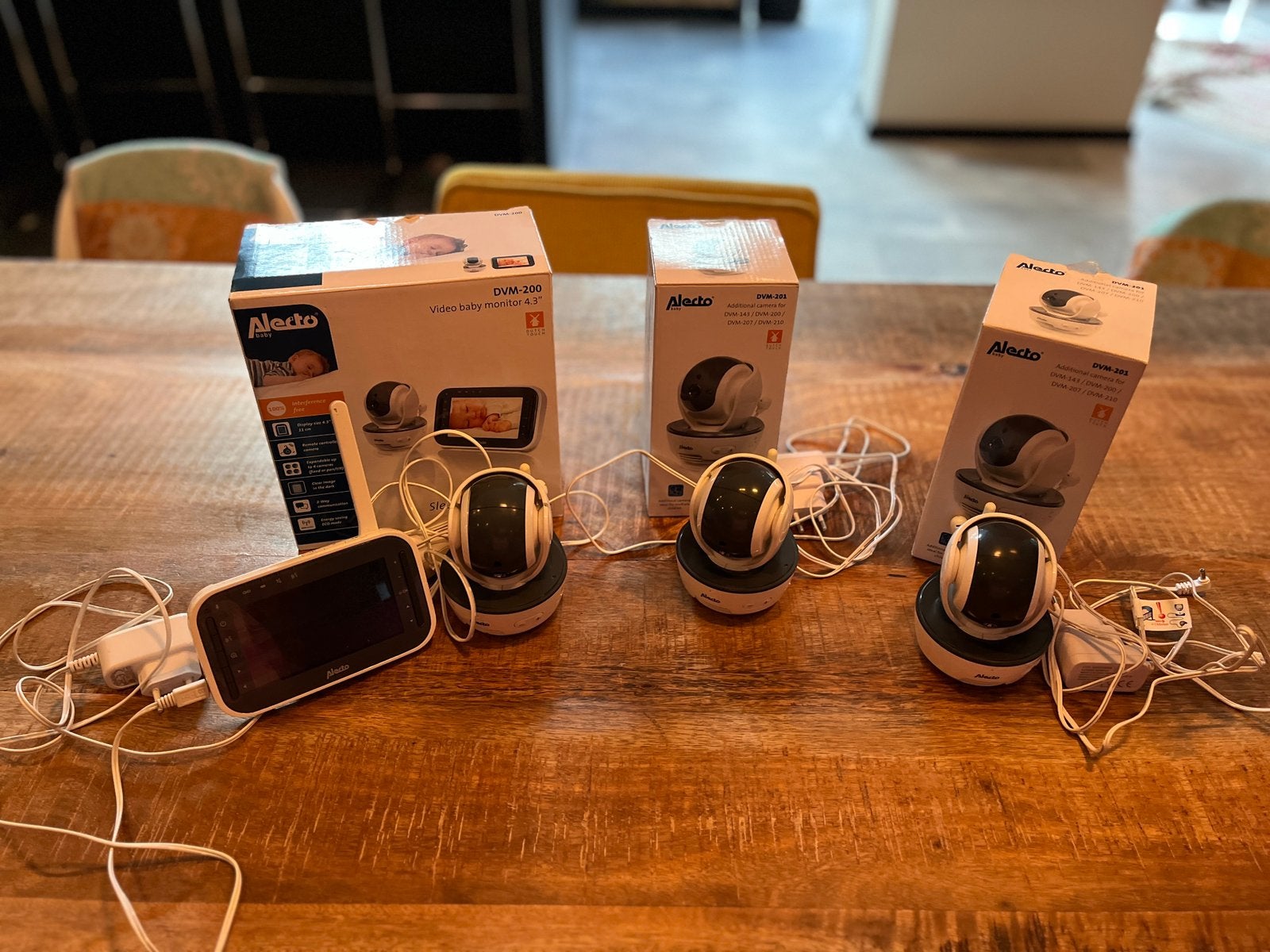 Alecto DVM 200 met 2x DVM 201 camera, Kinderen en Baby's, Ophalen, Gebruikt, Camera