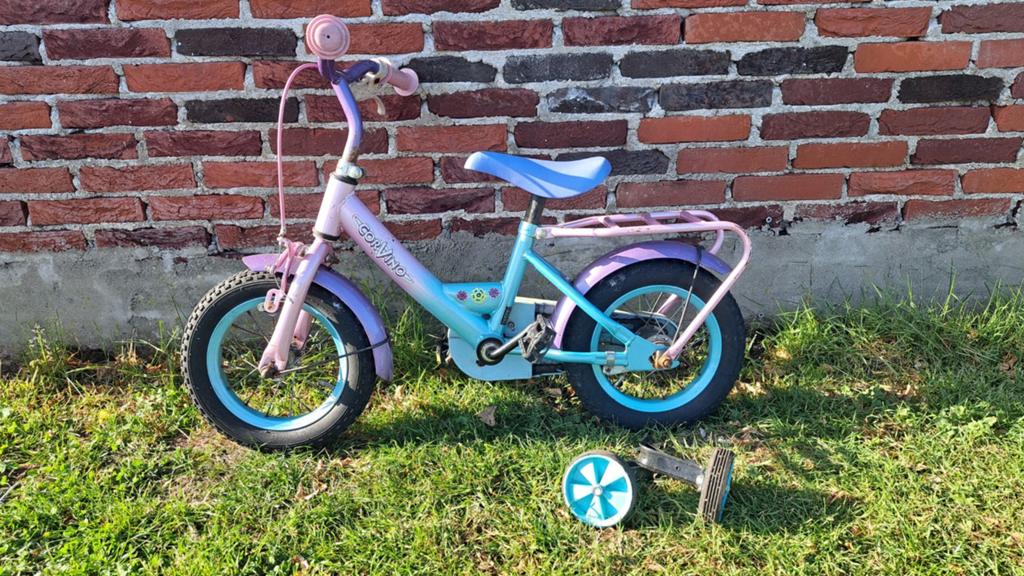 Corvino 12inch fietsje incl. zijwieltjes, Ophalen of Verzenden, Gebruikt, Minder dan 16 inch, Zijwieltjes