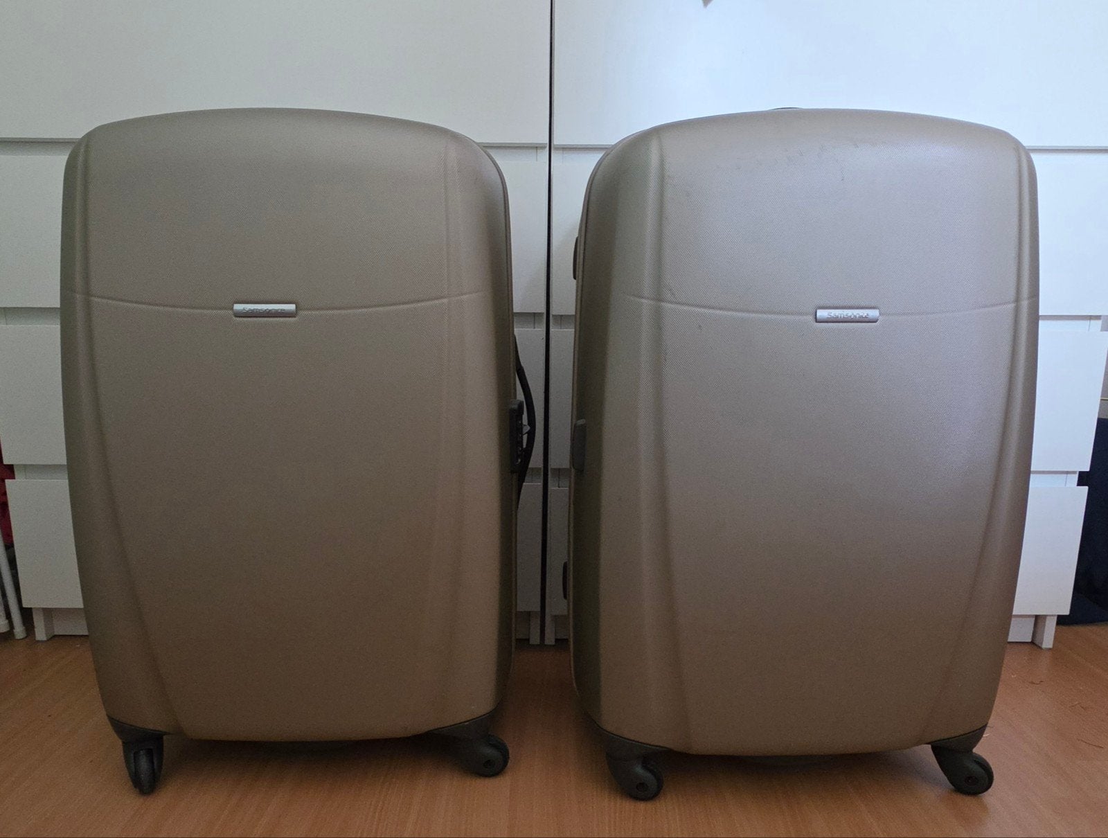 Koffers
Samsonite Bright Lite 2.0 Spinner 2 stuks, Zo goed als nieuw, 70 cm of meer, Zacht kunststof, Wieltjes