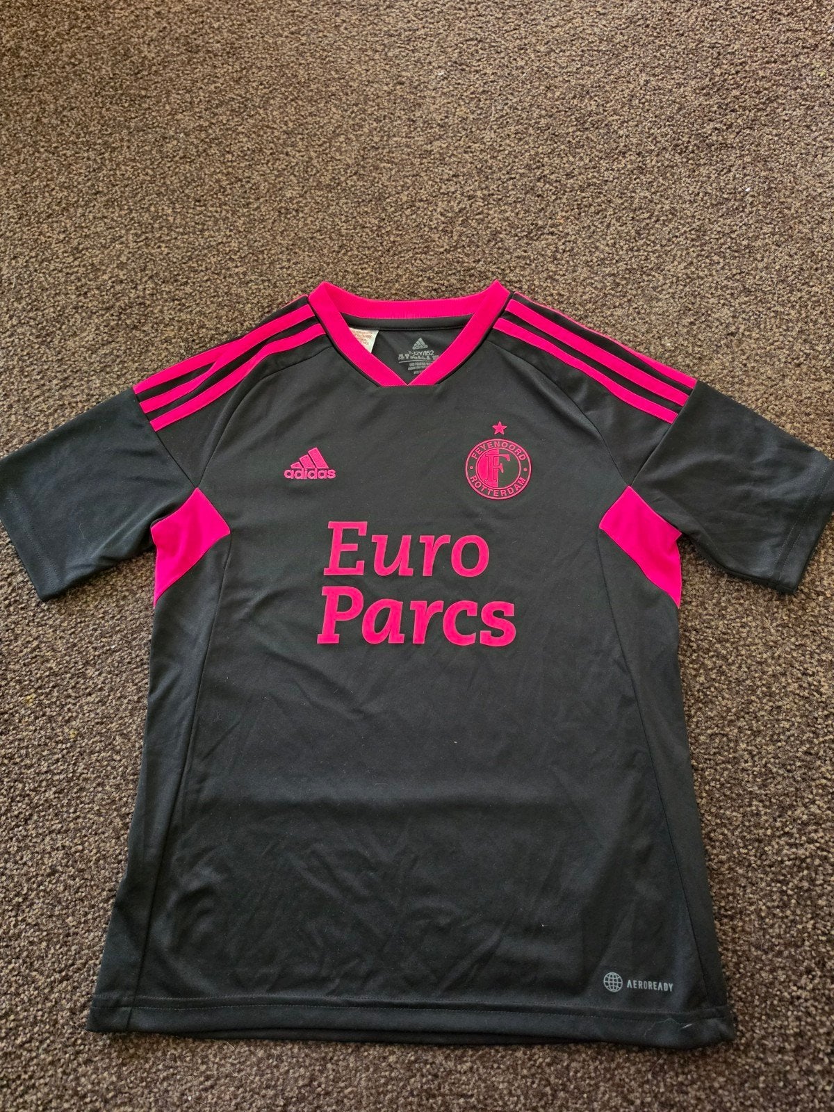 adidas T-Shirt Used