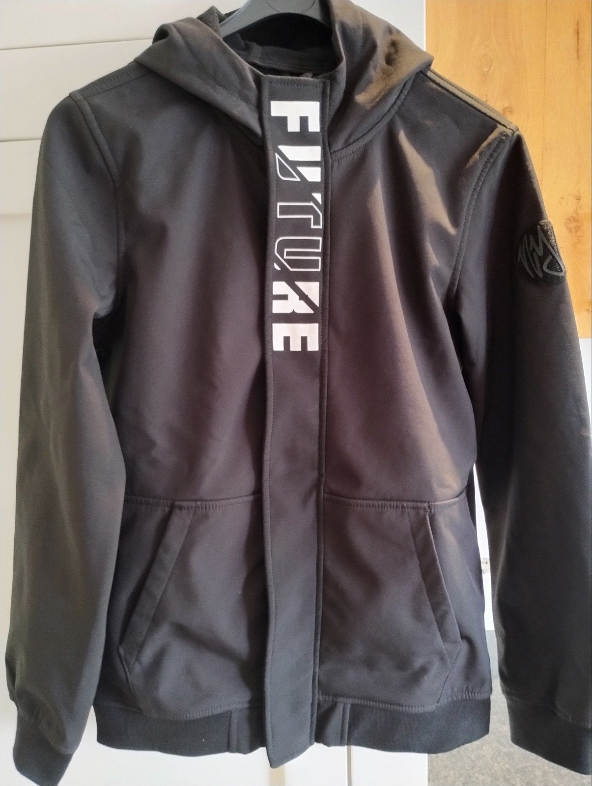 Jongens softshell jas maat 170/176 met vaste capuchon, Ophalen of Verzenden, Zo goed als nieuw, Onbekend, Jongen