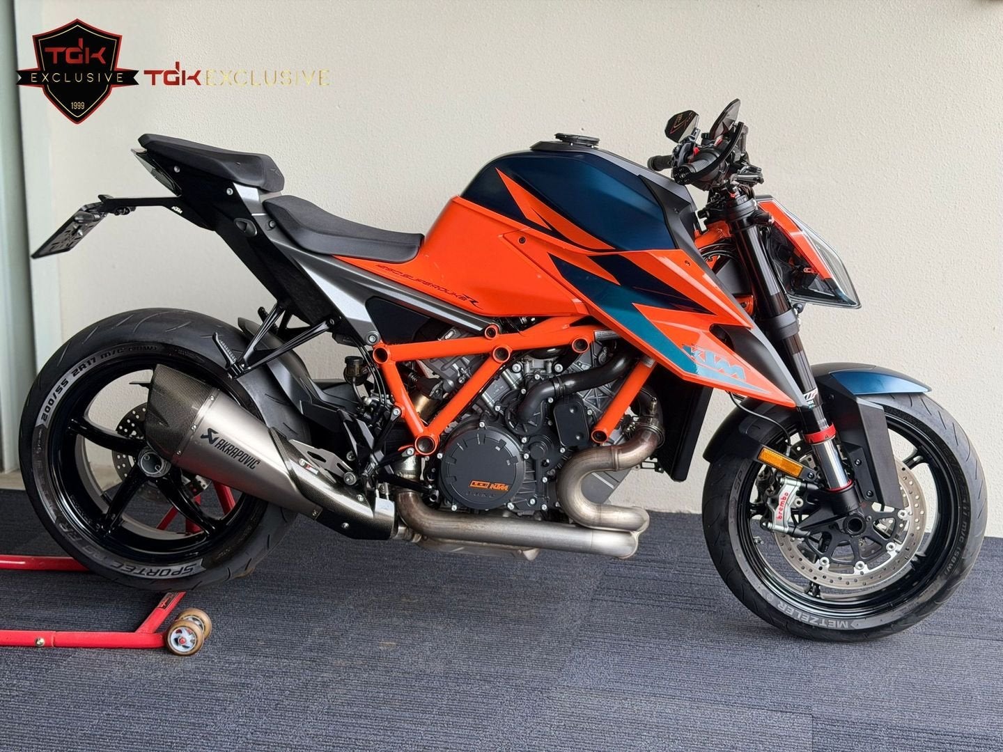 KTM 1290 SUPERDUKE R 3.0 TECH TRACK PACK SUPER DUKE R 1390, Motoren, 2 cilinders, Motorrijbewijs A, Bedrijf, 1301 cc