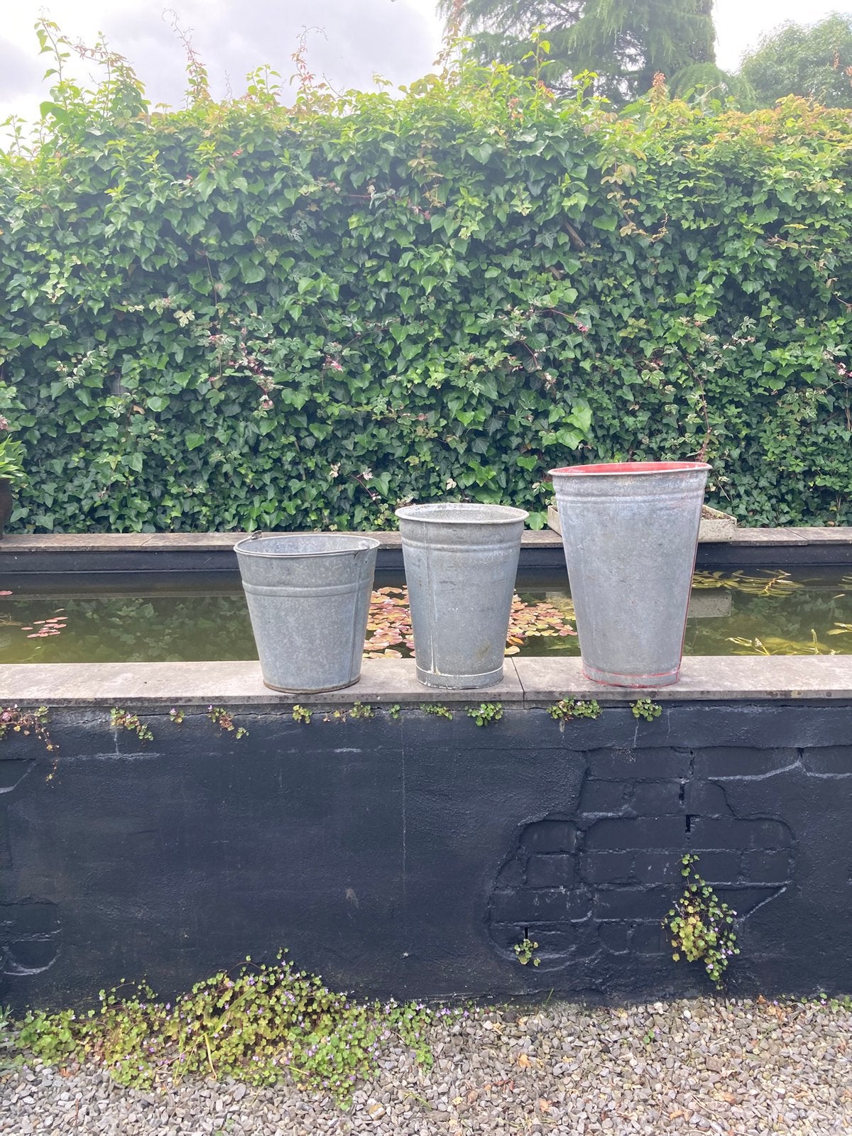 Zinken bloemen emmers, Ophalen, Minder dan 30 cm, Rond, Zo goed als nieuw