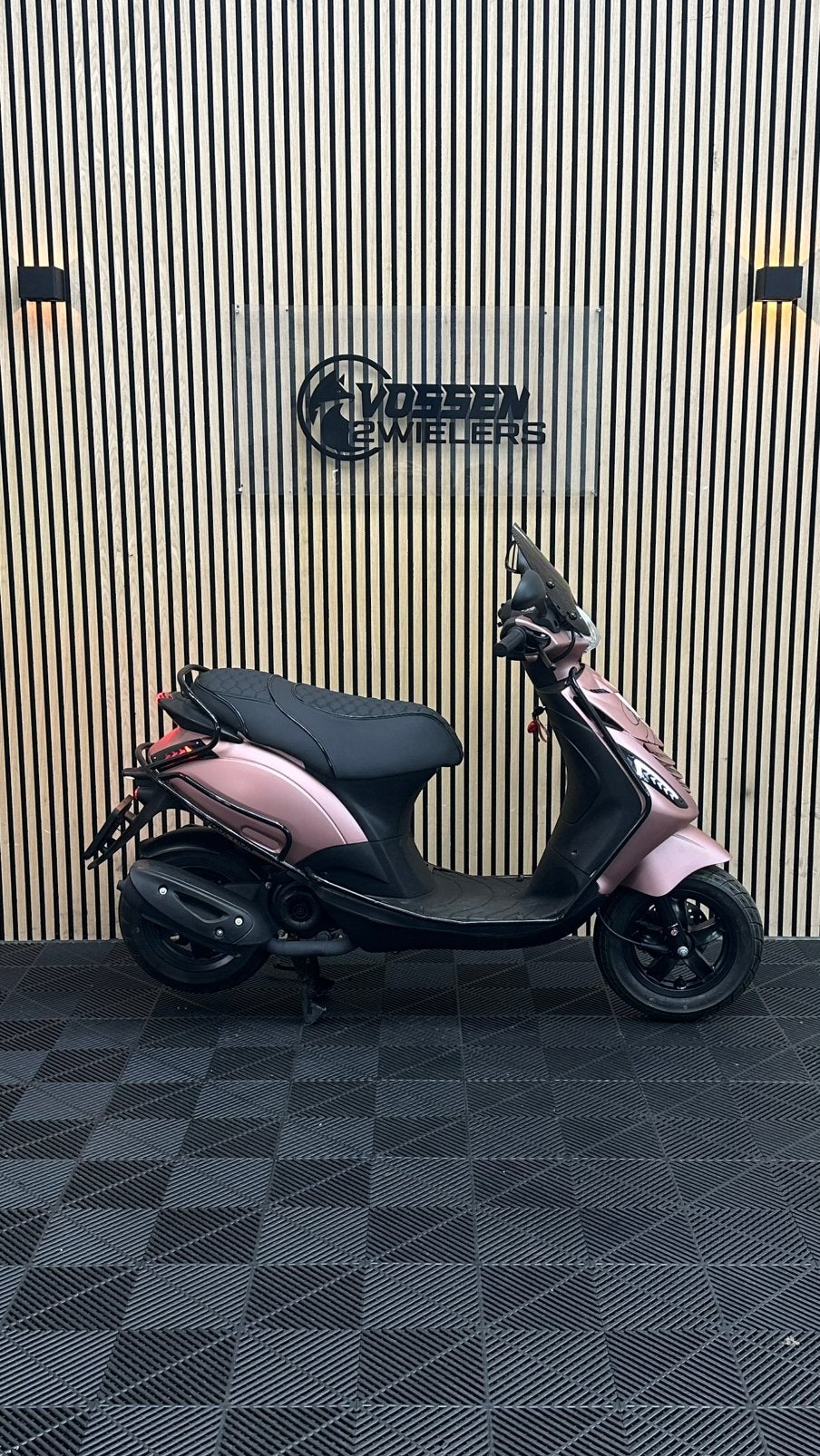 Piaggio Zip | Rose Gold & Black Edition | 2023 | 2.200 KM, Fietsen en Brommers, Scooters | Piaggio, Zip, Zo goed als nieuw, Benzine