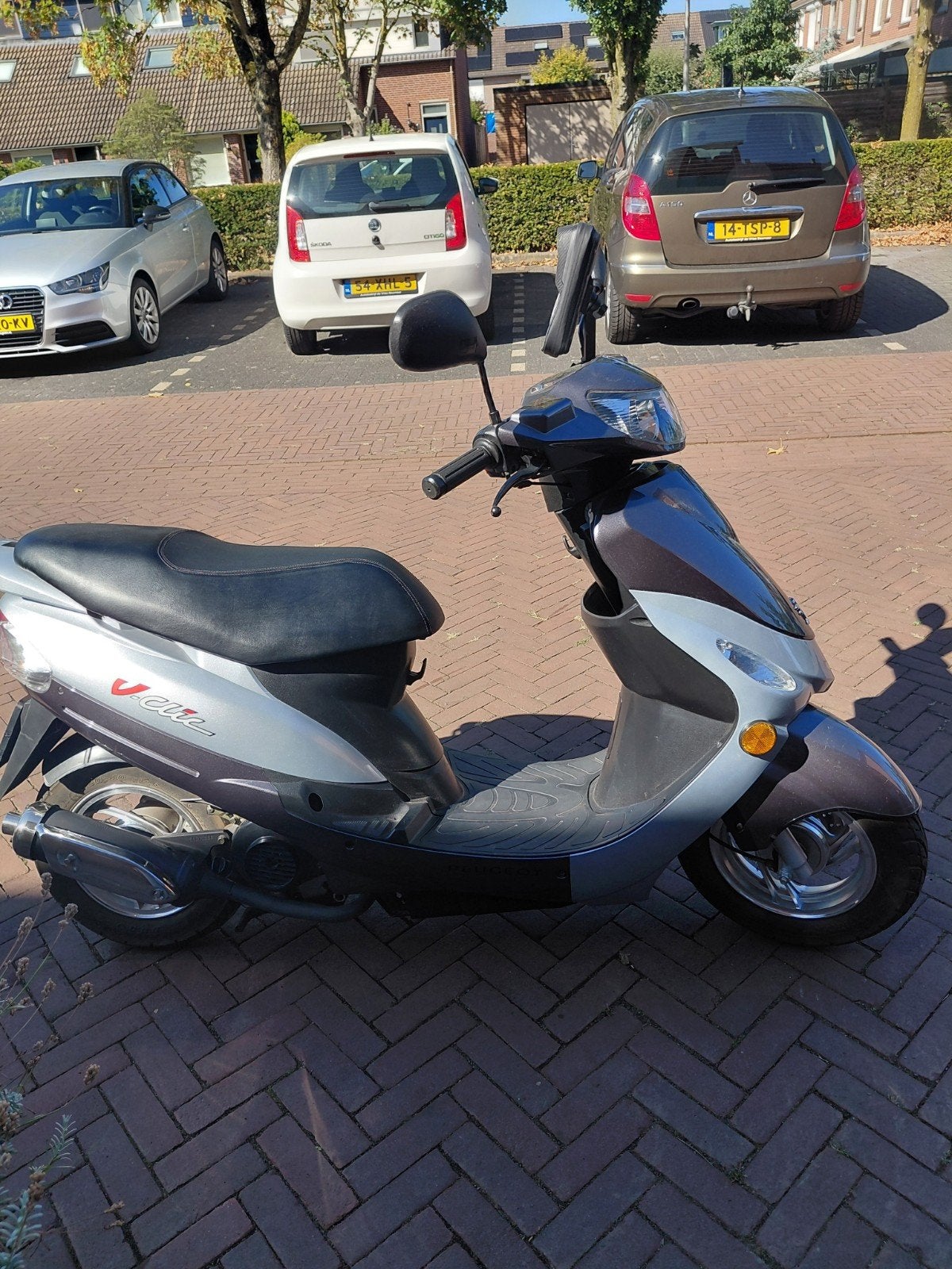 Nette Peugeot V-Clic scooter uit 2015 met slechts 1500 km, Fietsen en Brommers, Ophalen