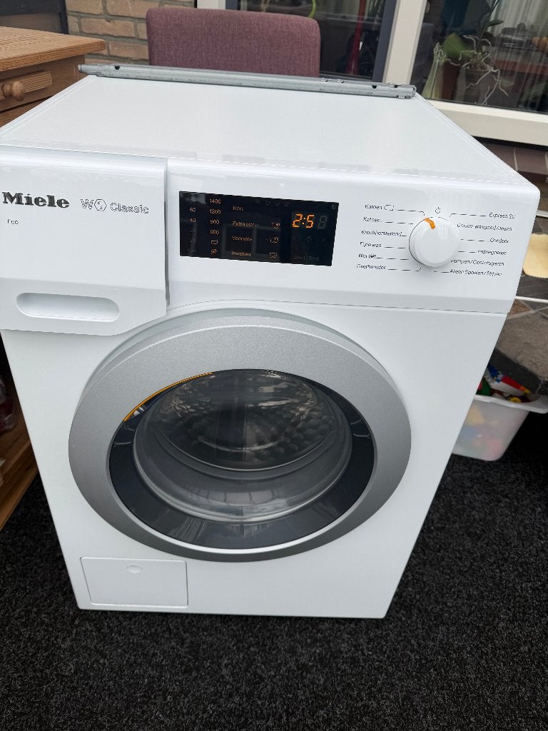 Miele W1 classic Eco Nieuwstaat, Ophalen, Energieklasse A of zuiniger, Zo goed als nieuw, Voorlader