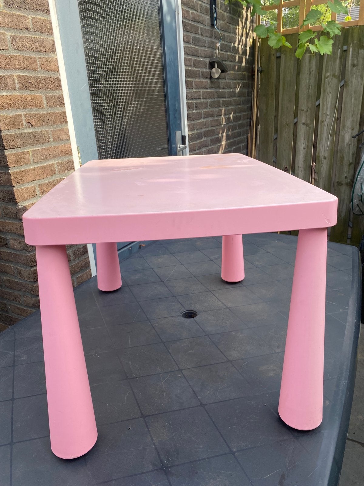 Gratis afhalen: kinder speeltafel, Kinderen en Baby's, Ophalen of Verzenden, Gebruikt, Tafel(s)