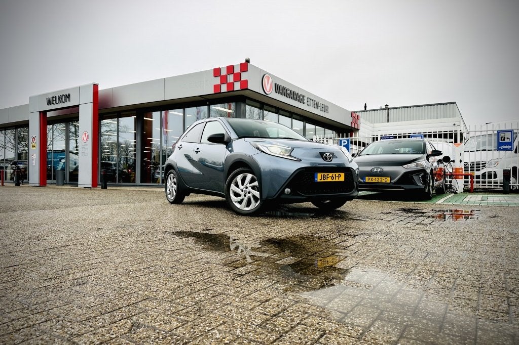 Toyota Aygo X 1.0 VVT-i MT Pulse | CAMERA | ADAPTIEVE CRUISE, Stof, Gebruikt, Euro 6, 920 kg