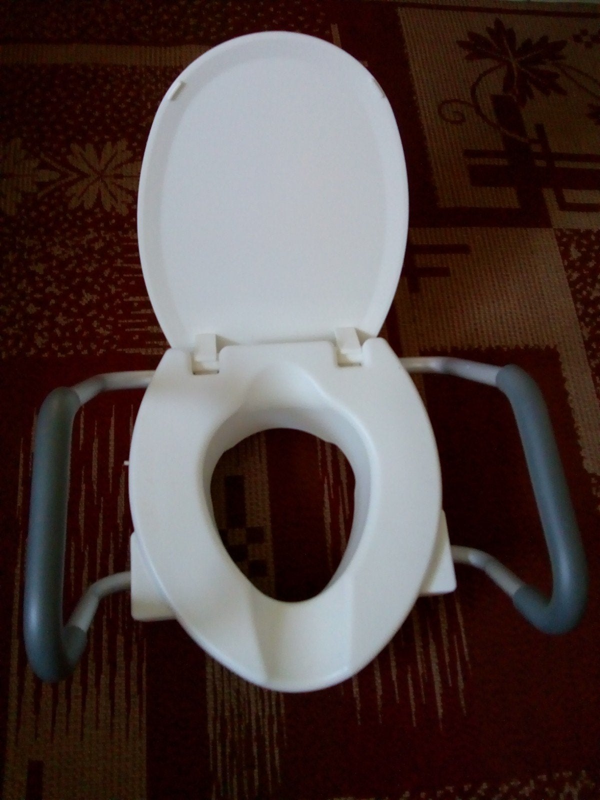 Opzet wc bril, hulpmiddel, Ophalen