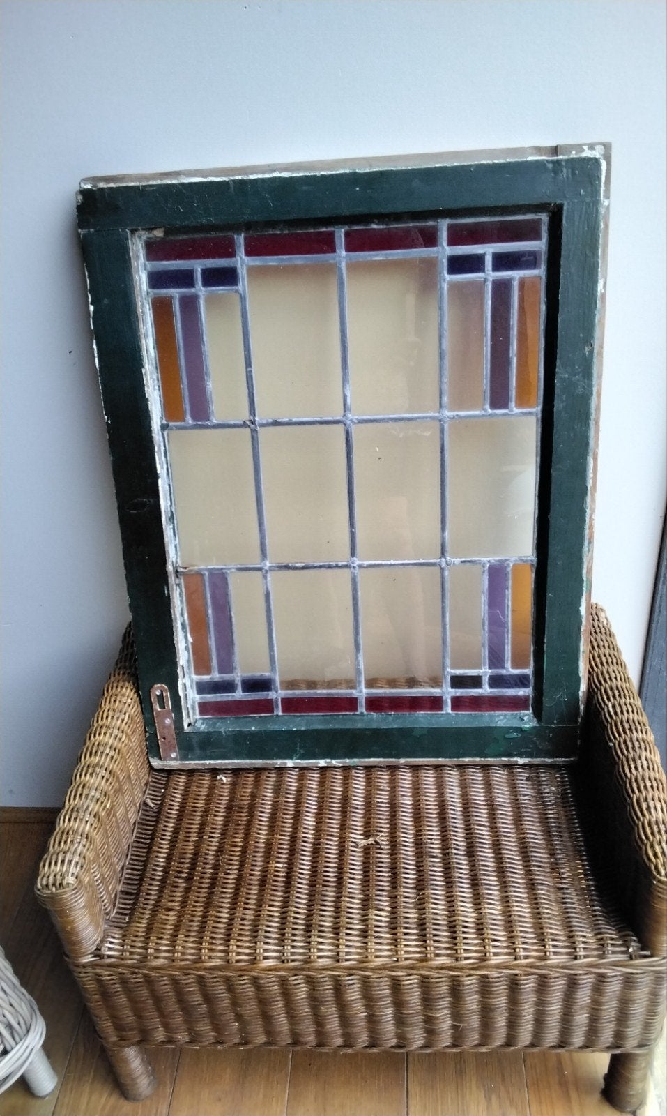 Oud glas in lood raam met donkergroen houten kozijn, Antiek en Kunst, Ophalen