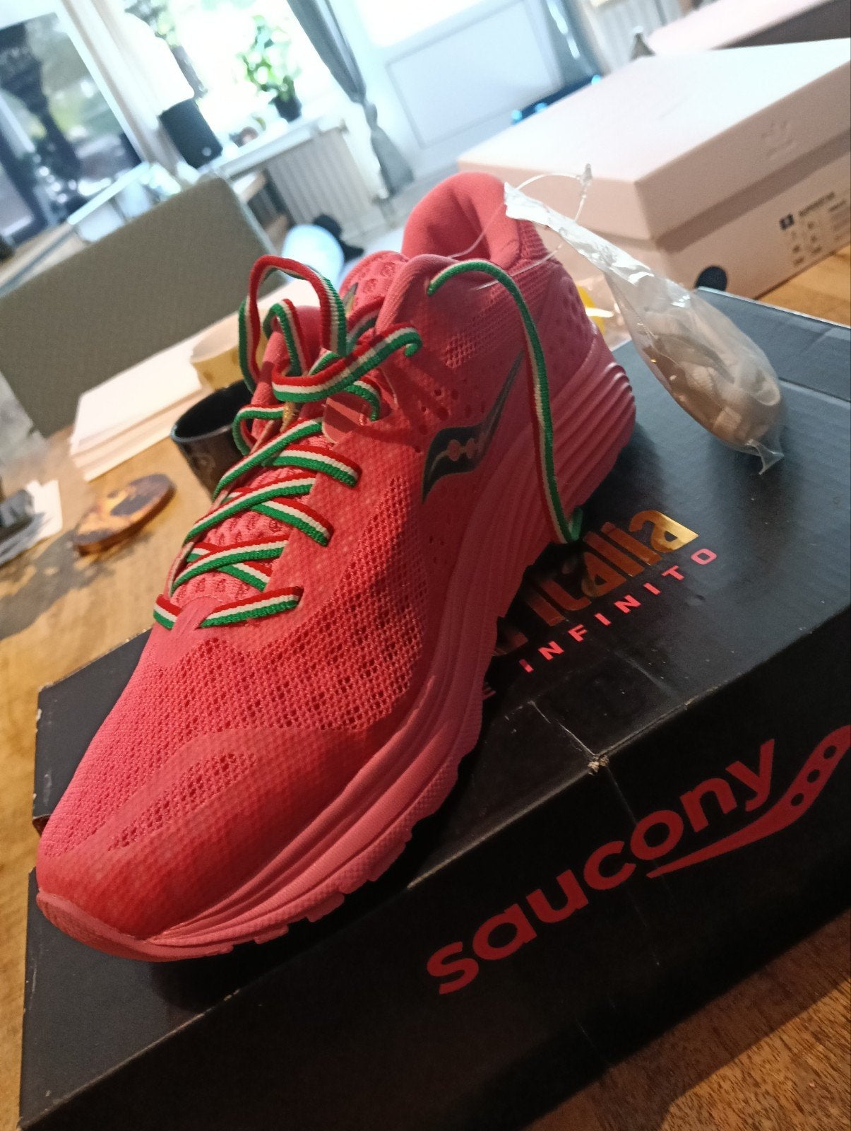 Nieuwe Saucony Kinvara 8 hardloopschoenen - Maat 40.5, Kleding | Dames, Ophalen of Verzenden