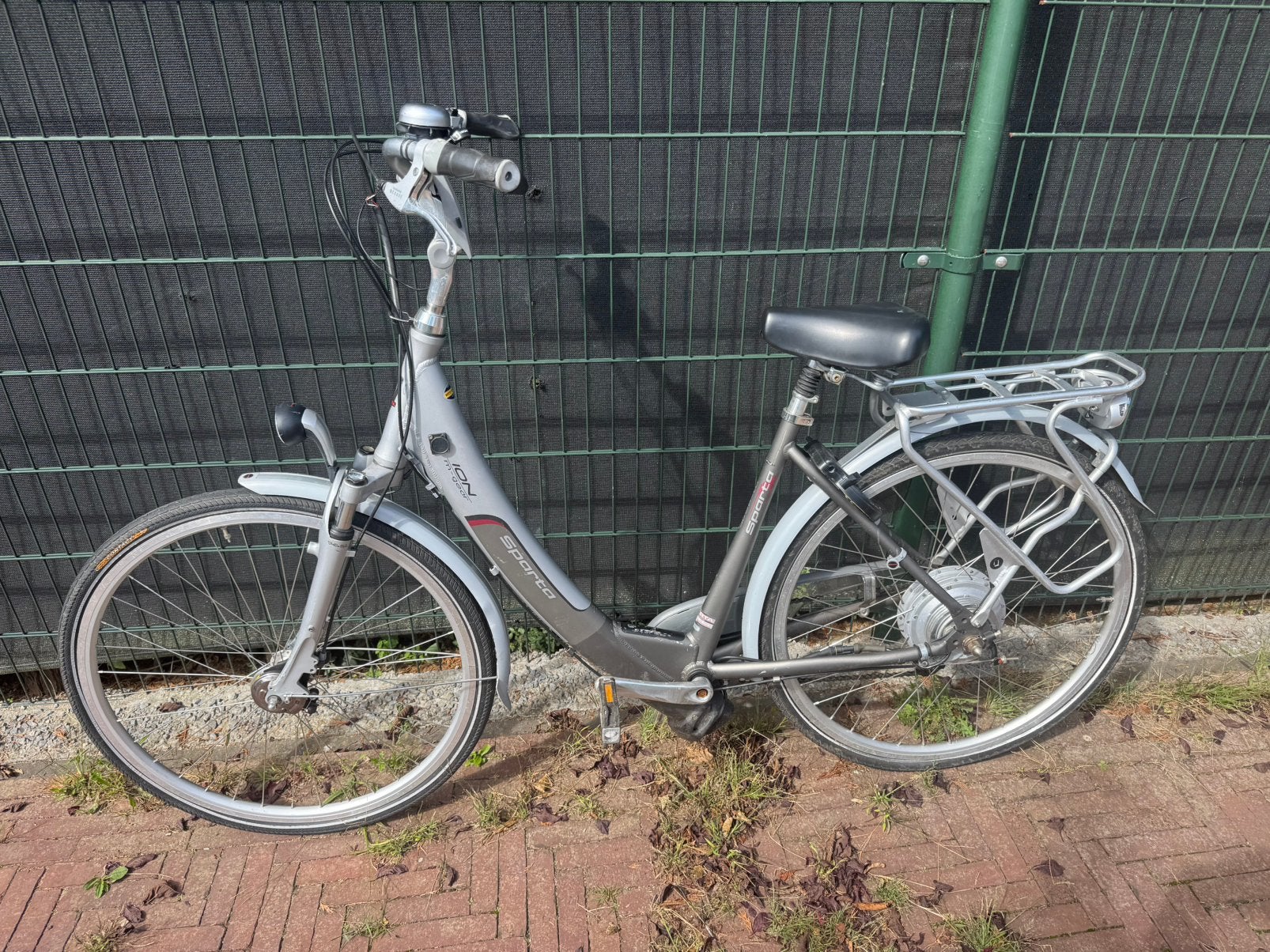 Te koop 2 opknap fietsen of voor onderdelen., Ophalen, Zo goed als nieuw, Minder dan 30 km per accu, Overige merken