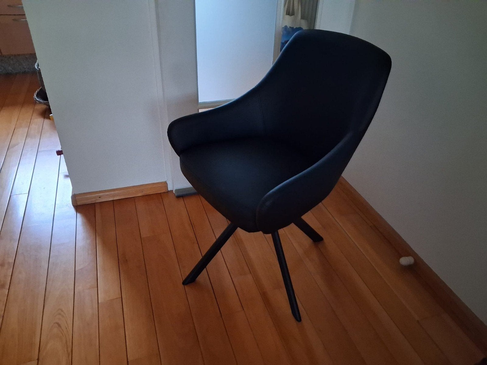 4 Nieuwe Kuipstoelen met Draaifunctie - Kunstleer, Huis en Inrichting, Ophalen, Kunststof, Zwart, Nieuw