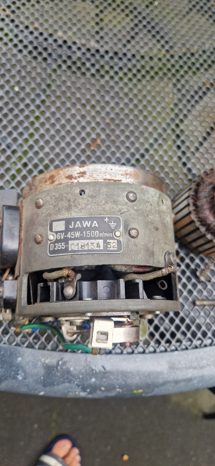 Dynamo Jawa/CZ  6v-45w-1500n/min, Ophalen
