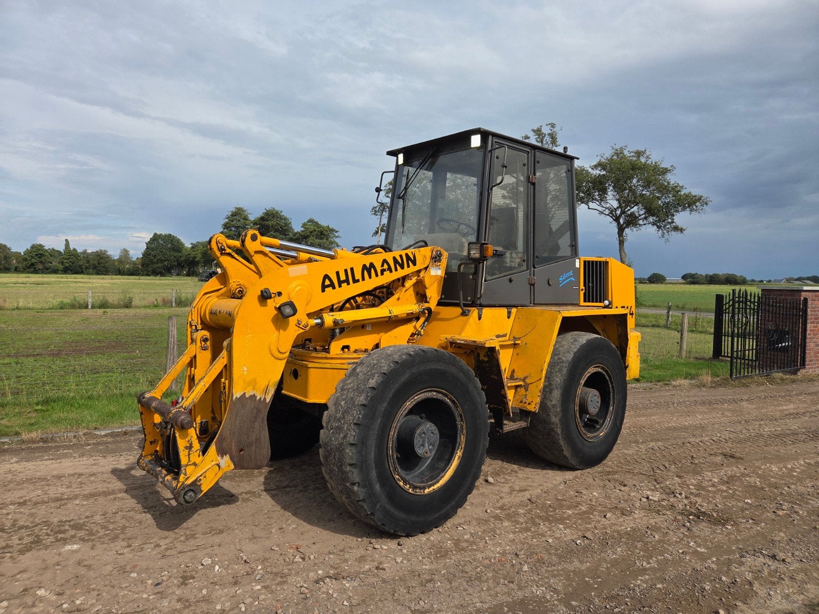 ahlmann az14 shovel loader, Ophalen of Verzenden, Wiellader of Shovel