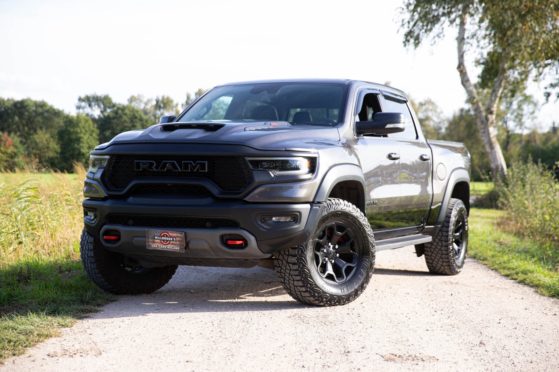Dodge Ram 1500 6.2 V8 4x4 Crew Cab TRX Origineel Nederlands, Auto's, Automaat, Gebruikt, Origineel Nederlands, 2810 kg
