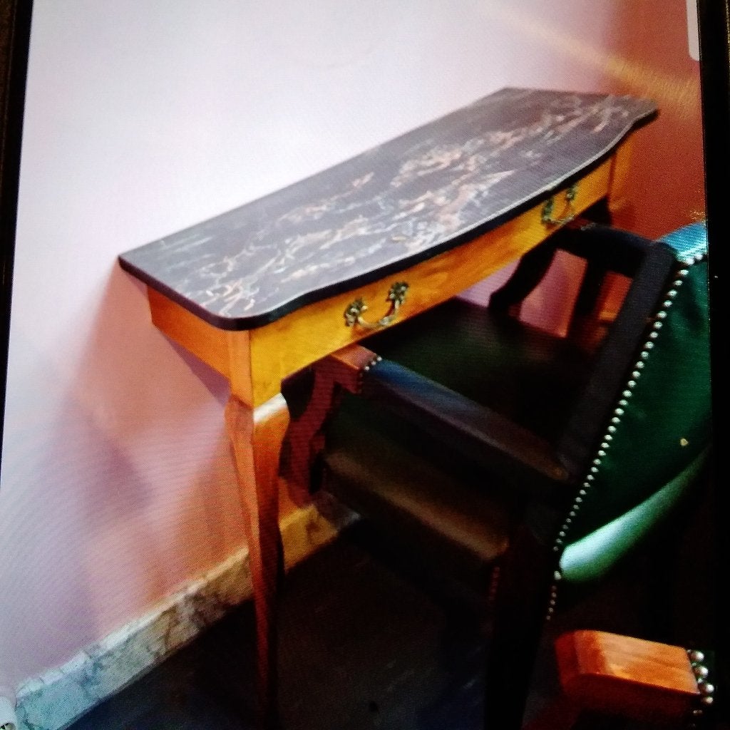 2 oude houten muurtafeltjes/kappers tafeltjes, Antiek en Kunst, Ophalen
