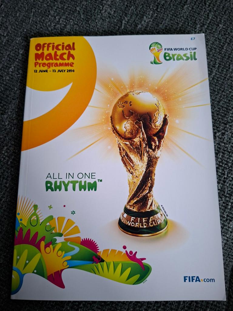 WK Voetbal 2014 Officiele Programma Magazine, Verzamelen, Ophalen of Verzenden, Zo goed als nieuw, Buitenlandse clubs, Boek of Tijdschrift