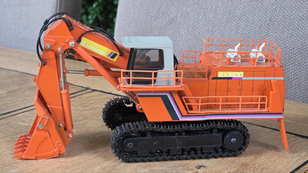 Shinsei 1:60 Hitachi Giant Excavator EX1800 620 graafmachine, Ophalen of Verzenden, Gebruikt, Tractor of Landbouw
