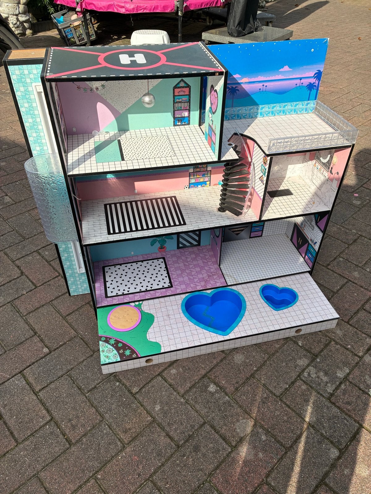 Groot L.O.L. Surprise! Poppenhuis met zwembad, Kinderen en Baby's, Speelgoed | Poppenhuizen, Ophalen, Gebruikt, Poppenhuis