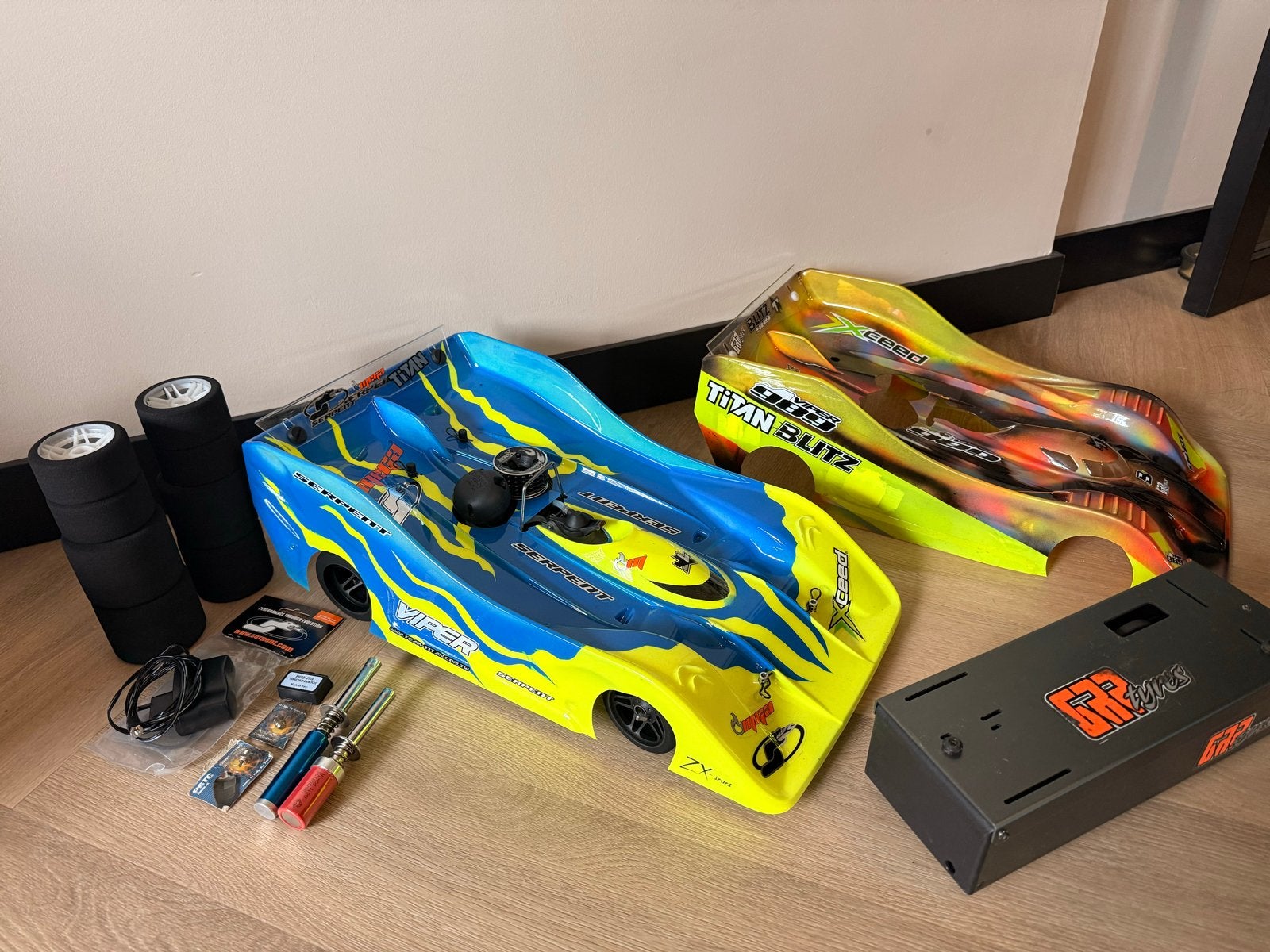 Serpent 990 1/8 Wedstrijd Auto met Picco motor nieuwe servos, Hobby en Vrije tijd, Modelbouw | Radiografisch | Auto's, Gebruikt