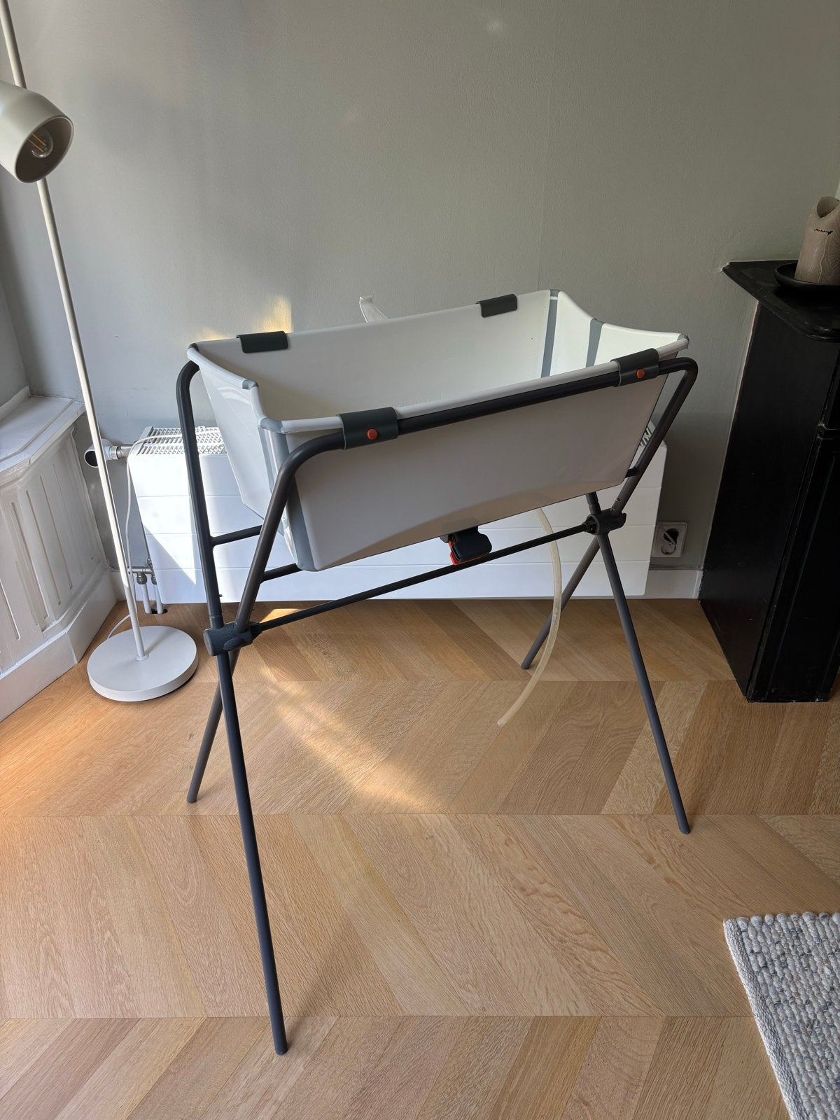 Stokke Flexi Bath opvouwbaar babybadje met standaard, Kinderen en Baby's, Gebruikt, Badje, Standaard, Ophalen