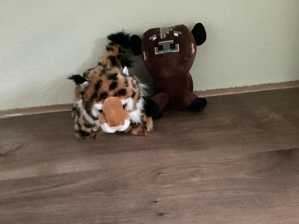 Knuffel set: Tijger en Minecraft Koe, Gebruikt, Overige karakters, Ophalen of Verzenden, Middelgroot (20 tot 80 cm)