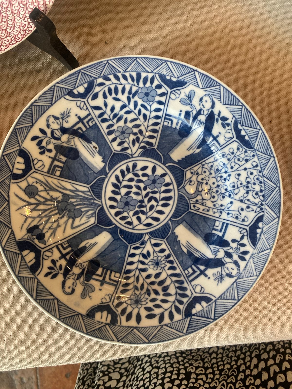 Antiek Japans Imari-stijl bord, blauw-wit decor, Ophalen of Verzenden