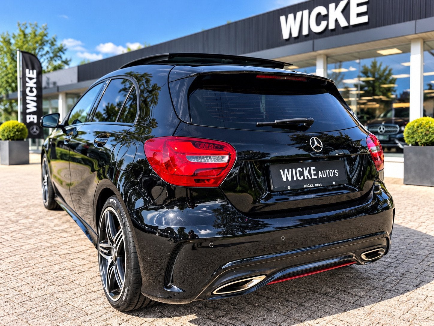 Mercedes-Benz A-klasse 250 Sport Prestige AMG Panorama Camer, Gebruikt, 4 cilinders, Zwart, 218 pk