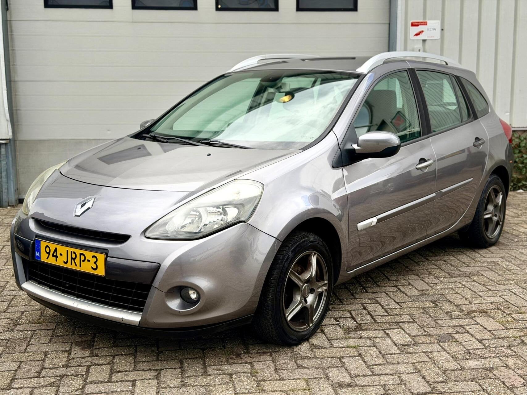 Renault Clio Estate 1.6-16V Dynamique AUTOMAAT, Auto's, 535 kg, Gebruikt, Origineel Nederlands, Euro 4
