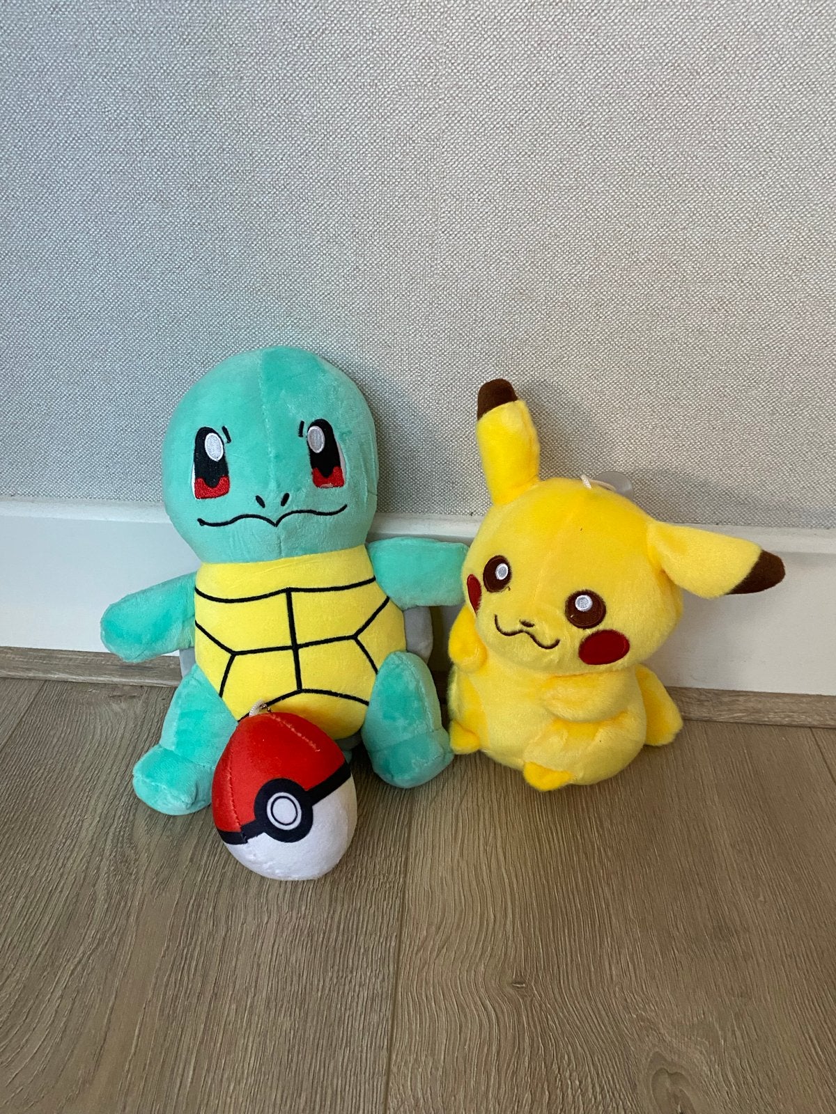 Pokémon Knuffel Set: Squirtle, Pikachu & Pokeball, Kinderen en Baby's, Speelgoed | Knuffels en Pluche, Overige typen, Nieuw, Ophalen of Verzenden