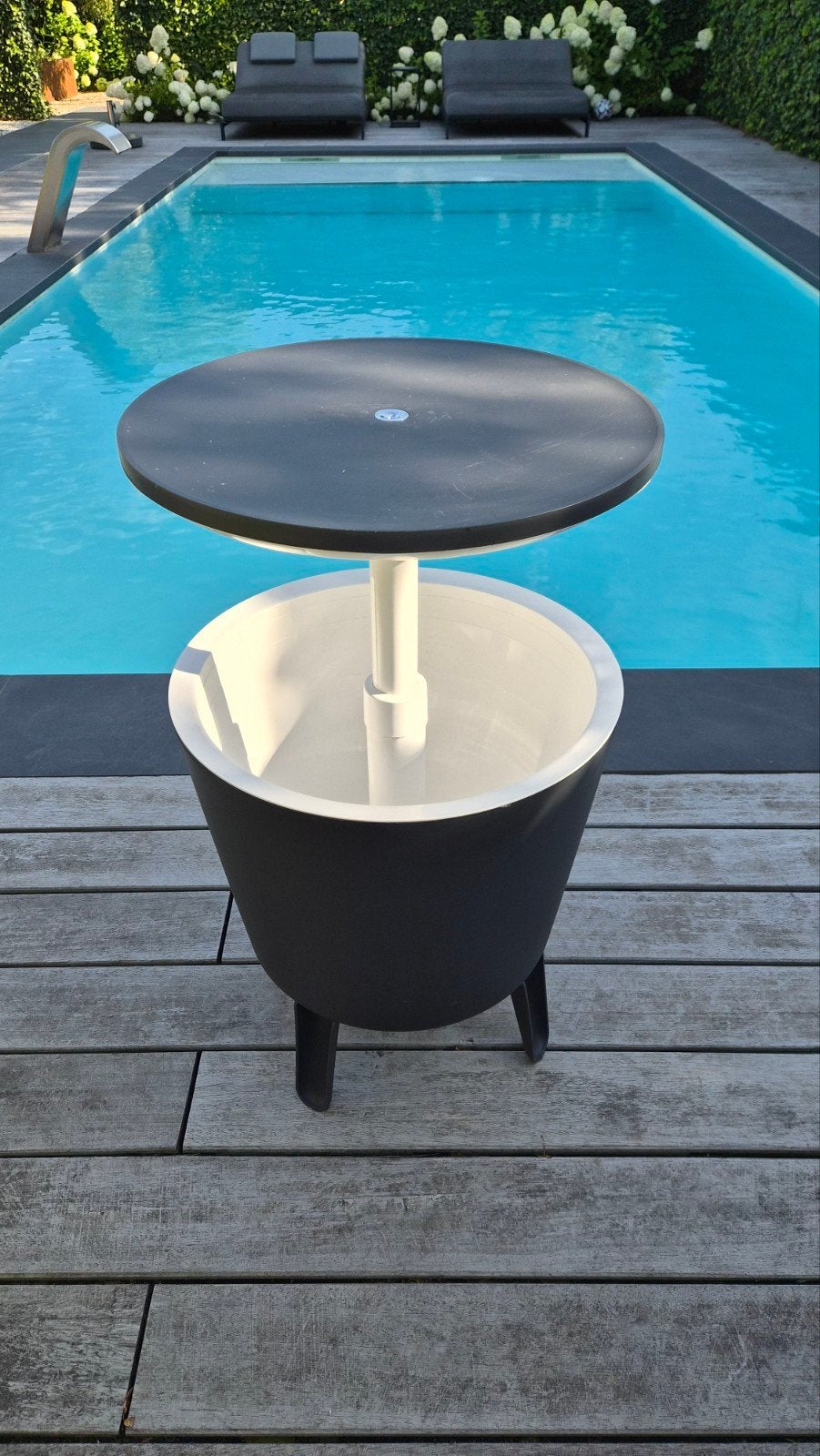 Coolbar - Koeler en bijzettafel in één, Tuin en Terras, Ophalen, Zo goed als nieuw, Rond, Kunststof