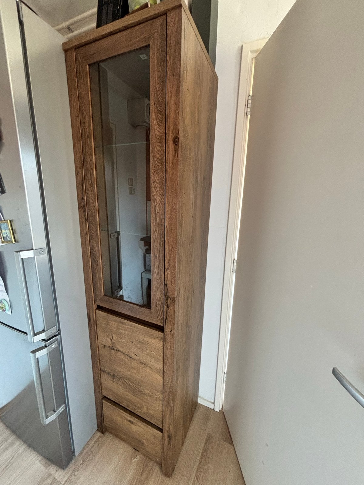 Acacia Houten Vitrinekast met Glazen Deur., Huis en Inrichting, Kasten | Vitrinekasten, Ophalen, Minder dan 50 cm, Zo goed als nieuw