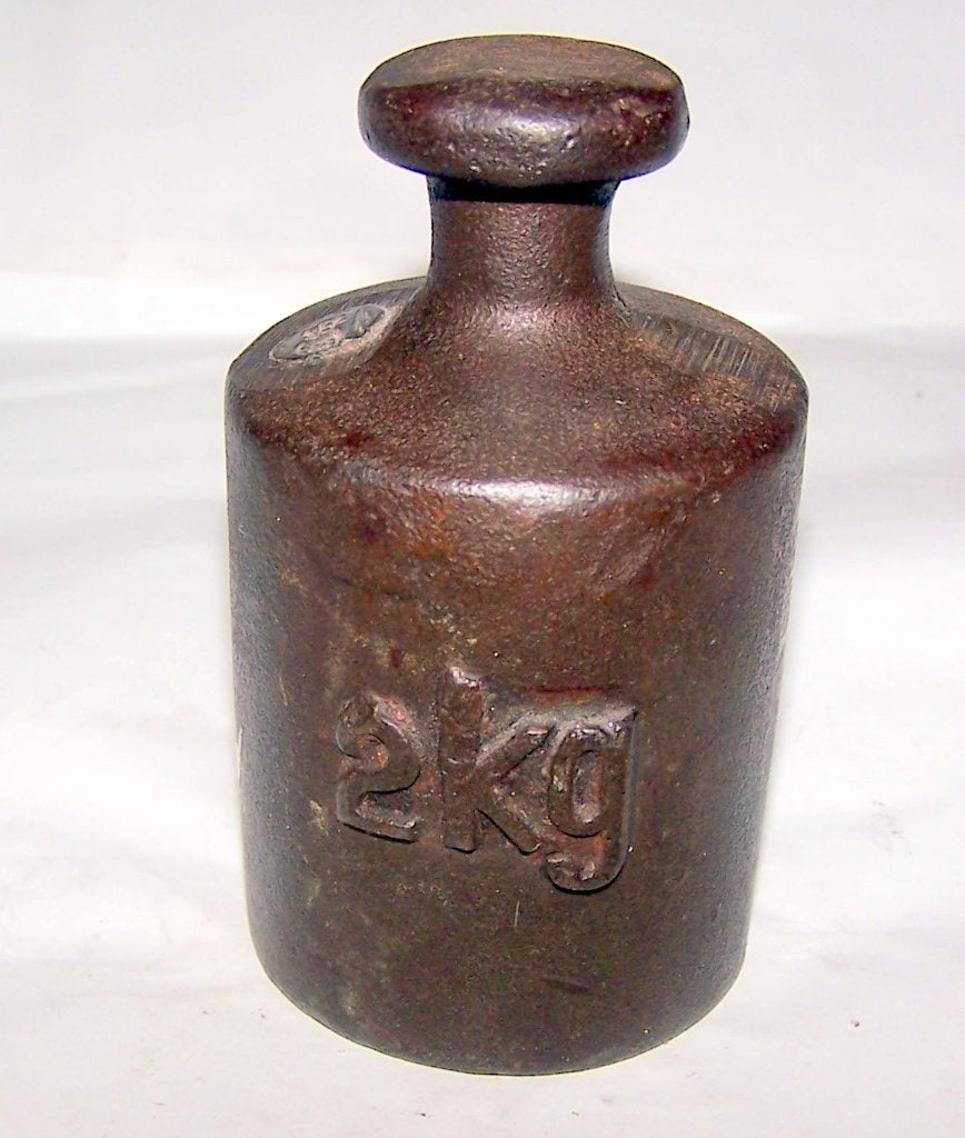 Vintage 2KG ijzeren gewicht - Antiek meetinstrument. Igs., Ophalen of Verzenden