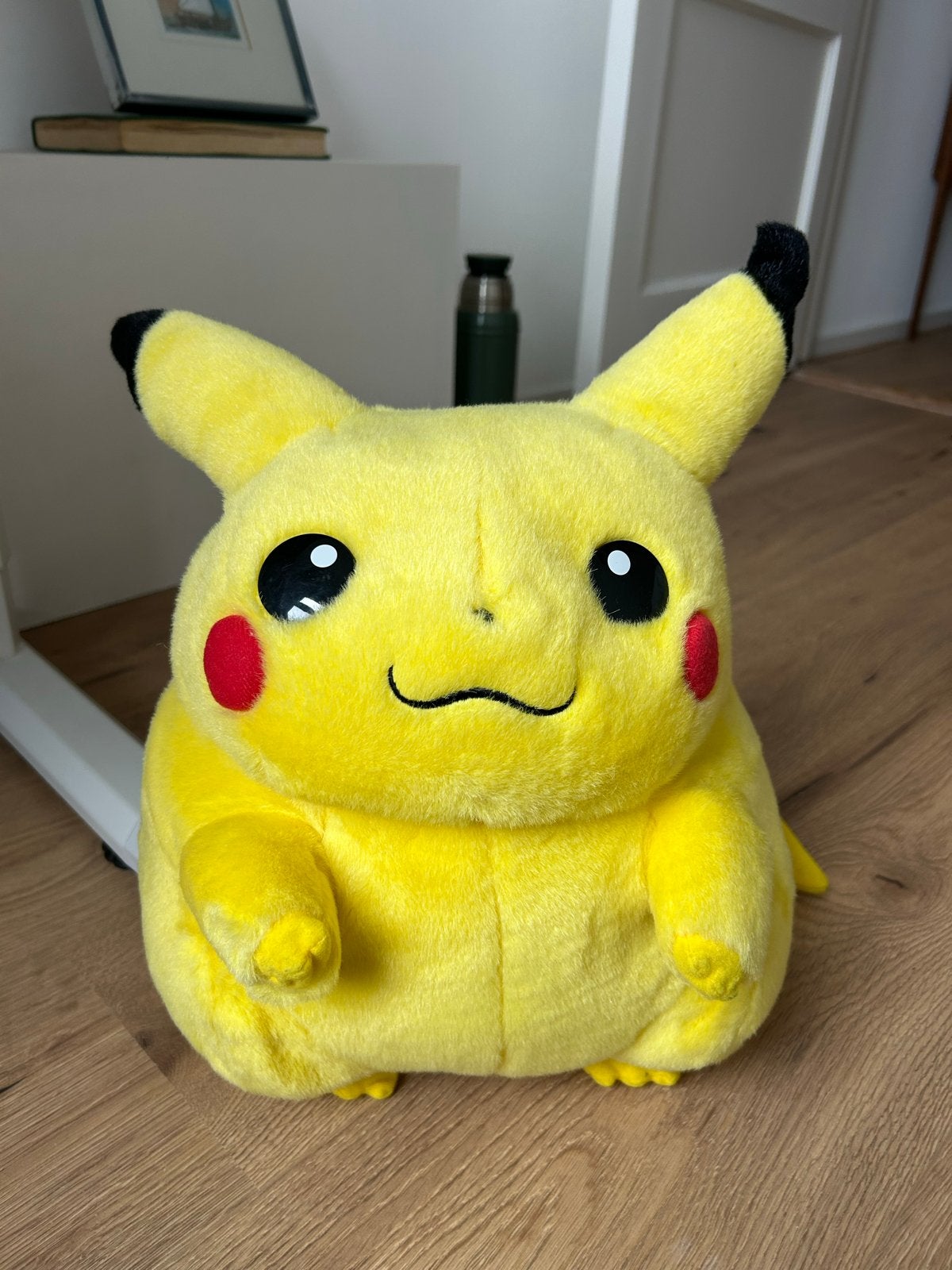 Hasbro TOMY Pikachu 40 cm "Chonkachu" Knuffel Pokémon, Ophalen of Verzenden, Zo goed als nieuw