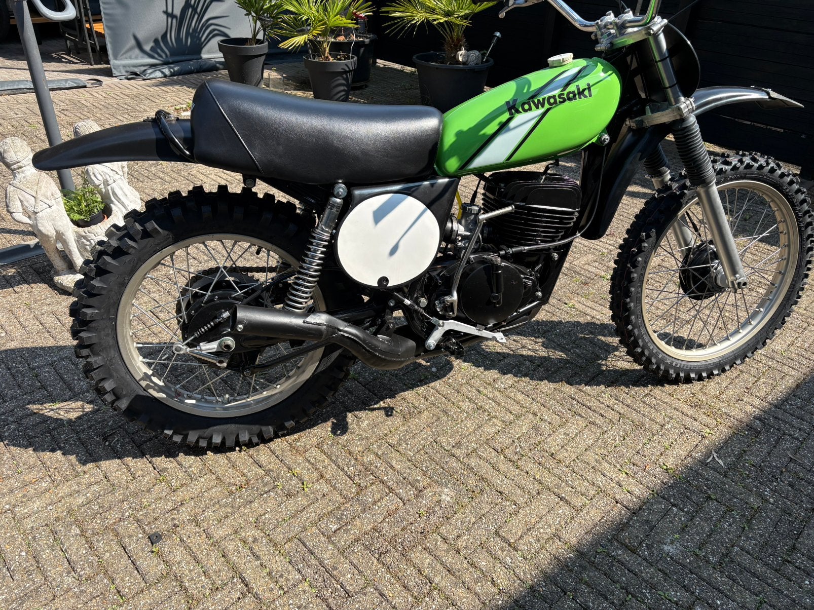 Kawasaki KX400, Motoren