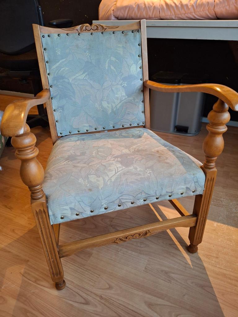 Leuk antiek stoeltje, Antiek en Kunst, Antiek | Meubels | Stoelen en Banken, Ophalen of Verzenden