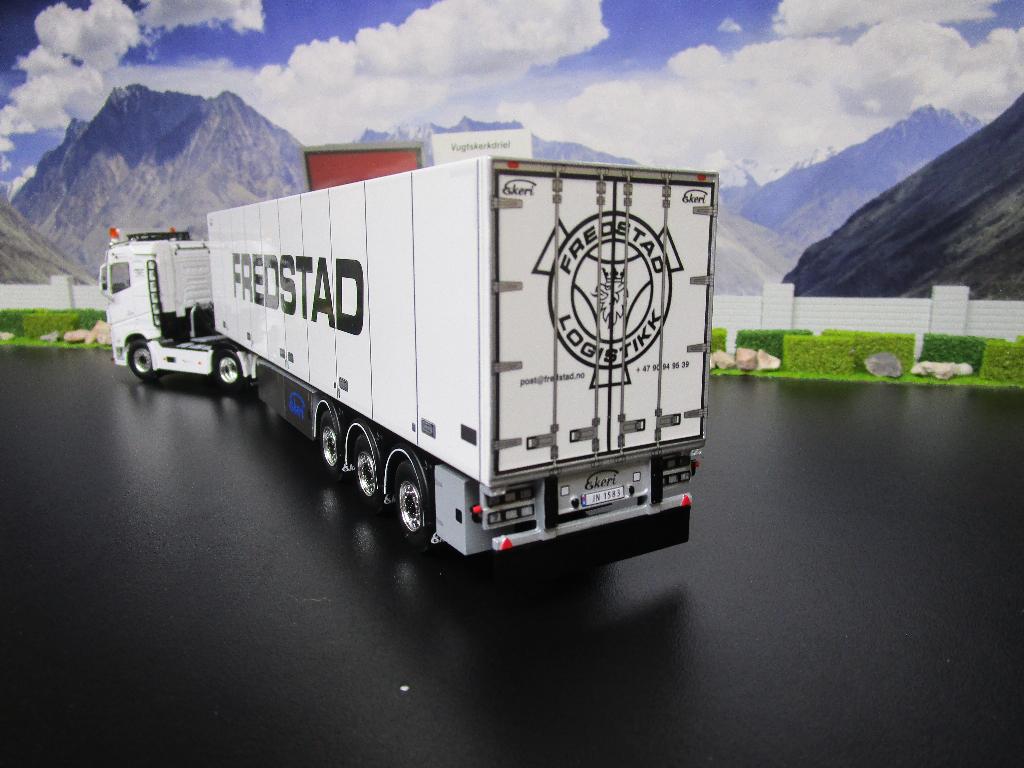 Wsi 01-4874 Volvo FH4 Sleeper Cab , Fredstad, Ophalen, Nieuw, Bus of Vrachtwagen, Wsi