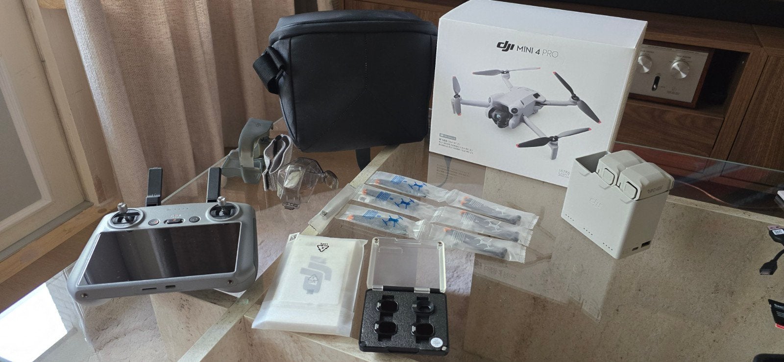 DJI Mini 4 Pro Fly More Combo (RC-2) | Excl. drone, Cameradrone, 5 tot 10 kilometer, Zo goed als nieuw, DJI