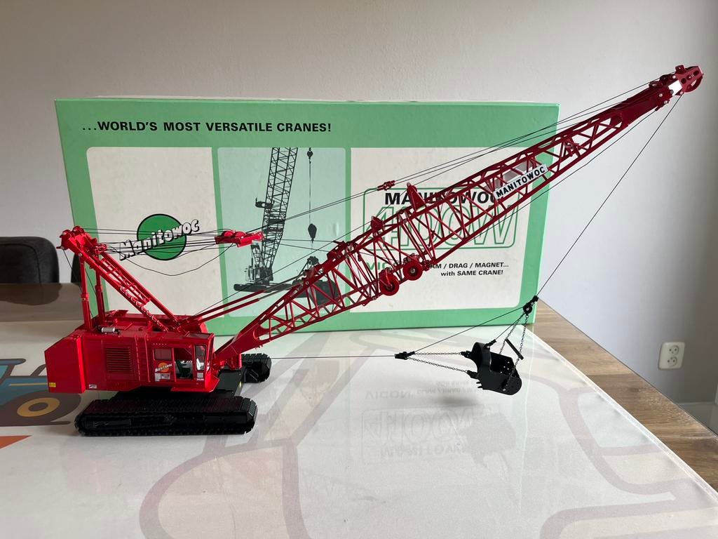 Manitowoc 4100 W dragline rupskraan THW Vicon, Hobby en Vrije tijd, Modelauto's | 1:50, Ophalen, Zo goed als nieuw, Hijskraan, Tractor of Landbouw