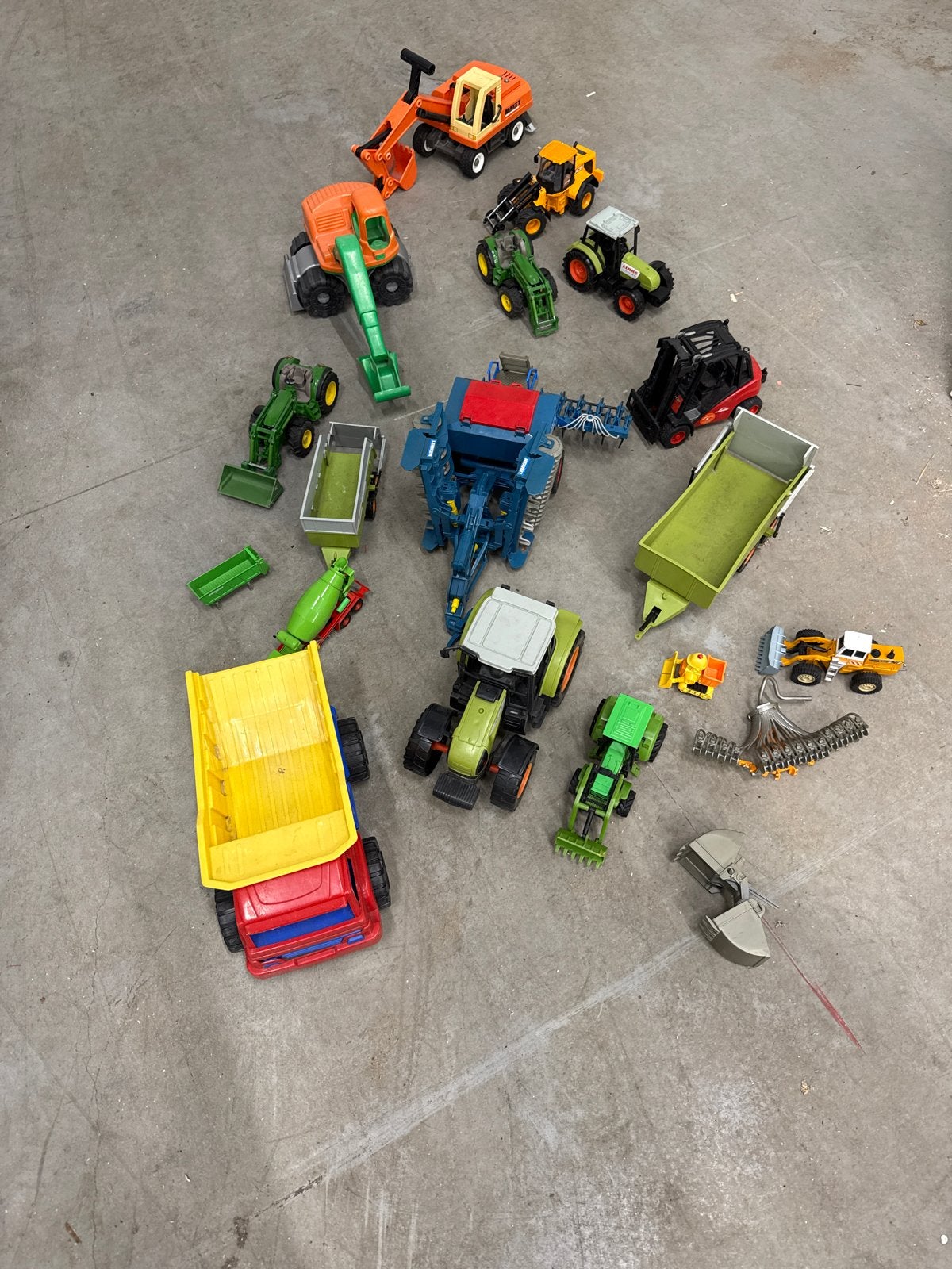 speelgoedvoertuigen: tractoren, graafmachines, vra, Ophalen of Verzenden, Gebruikt