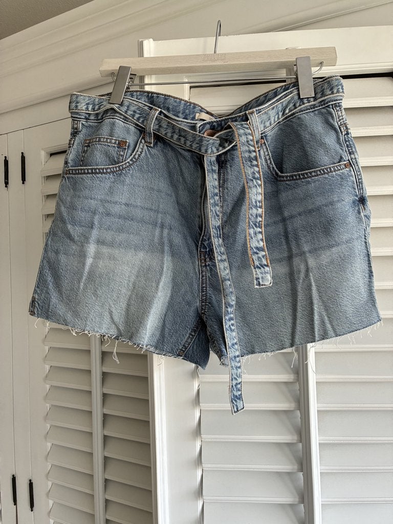 korte spijkerbroek van EDC, Kleding | Dames, Spijkerbroeken en Jeans, Blauw, Ophalen of Verzenden, Zo goed als nieuw, W30 - W32 (confectie 38/40)