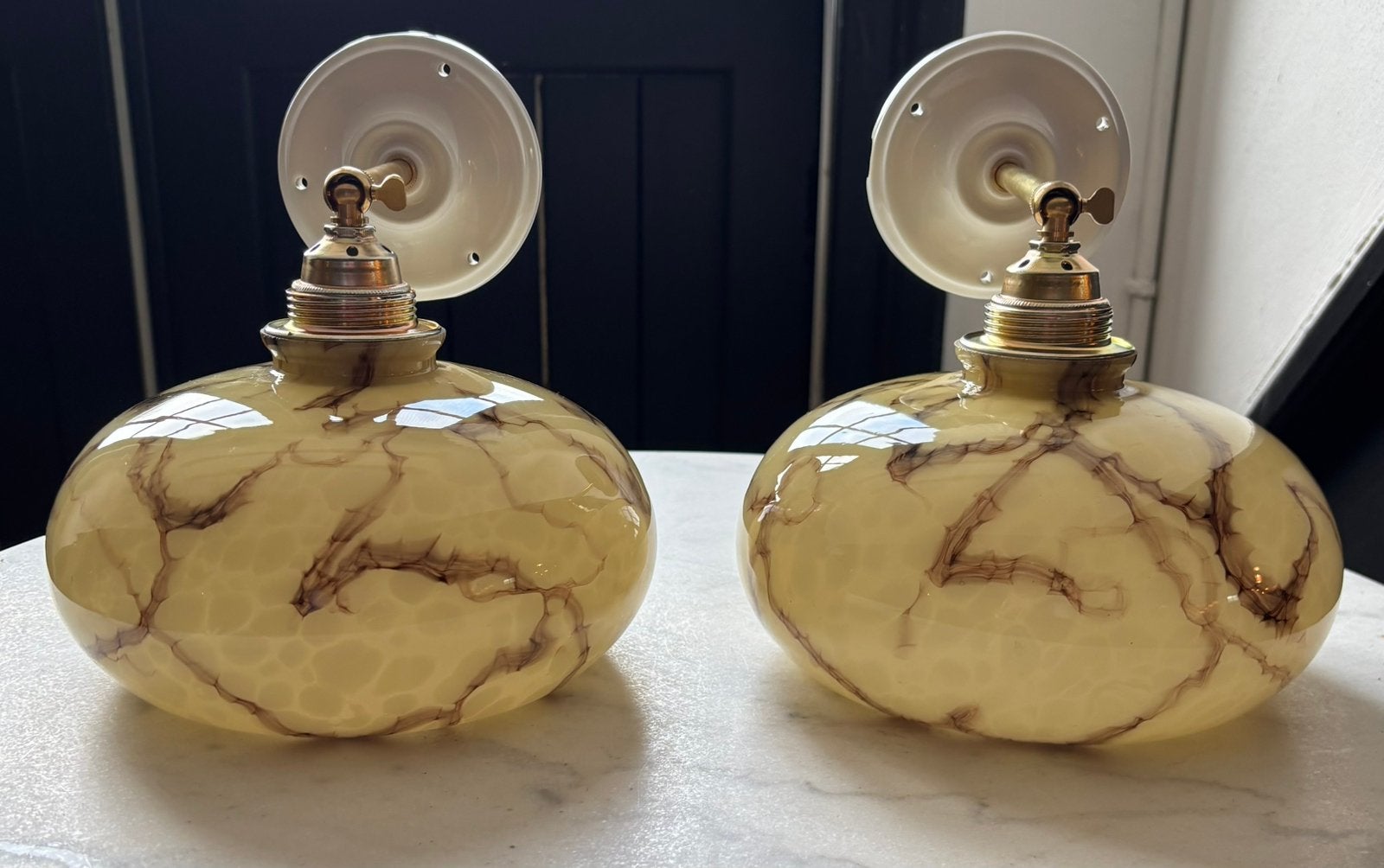 Set 2 vintage wandlampen marmer geel glas glazen lamp kap, Ophalen of Verzenden, Glas
