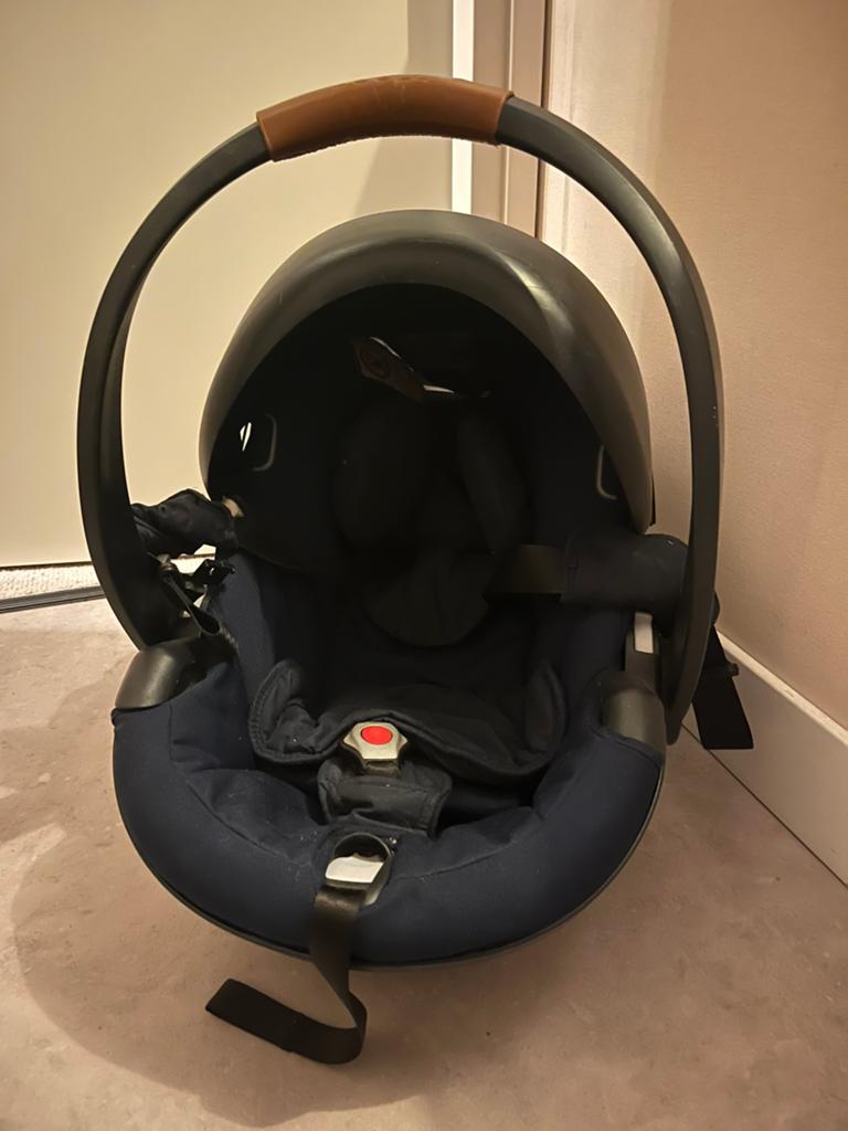 Joolz autostoel, inclusief adapters en isofix, Kinderen en Baby's, Autostoeltjes, Gebruikt, Isofix, 0 t/m 13 kg, Ophalen