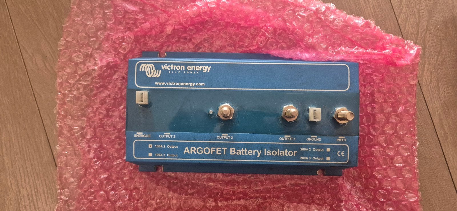 Victron Energy ARGOFET Battery Isolator 100A 2 Uitgangen, Ophalen, Gebruikt, Kabel of Apparatuur