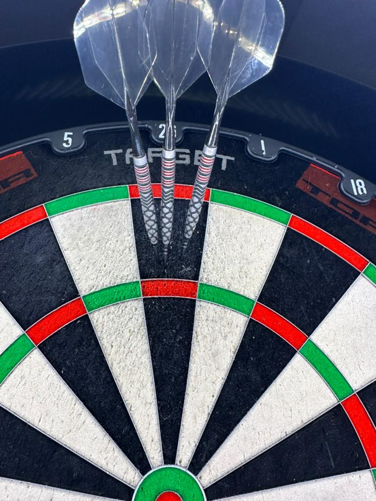 Winmau fornax tapered 23 g switch point, Sport en Fitness, Darts, Ophalen of Verzenden, Zo goed als nieuw, Dartbord