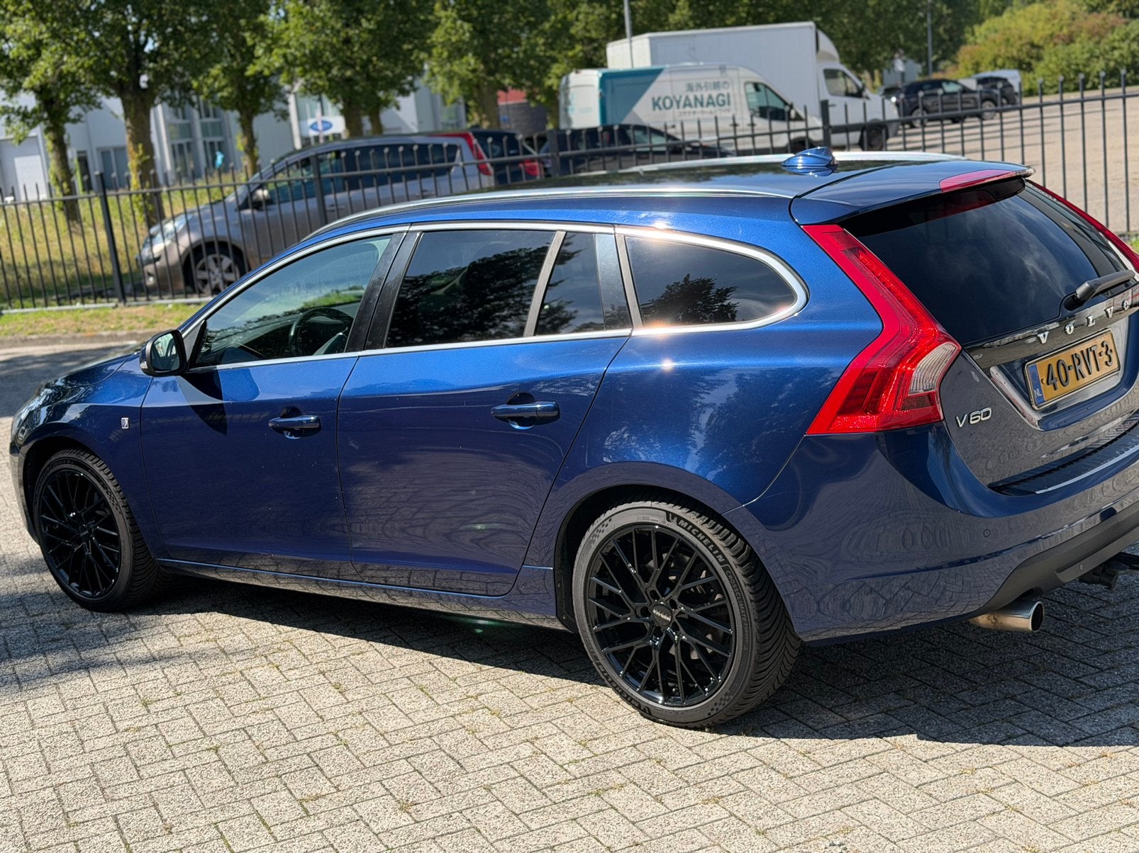 Volvo V60 T3 Ocean Race | Carplay | Nieuwe Distributie, Voorwielaandrijving, 1596 cc, 15 km/l, Zwart